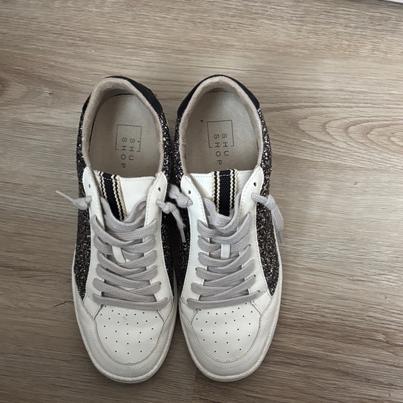 ShuShop Shoes - ShuShop Black and White Sneakers